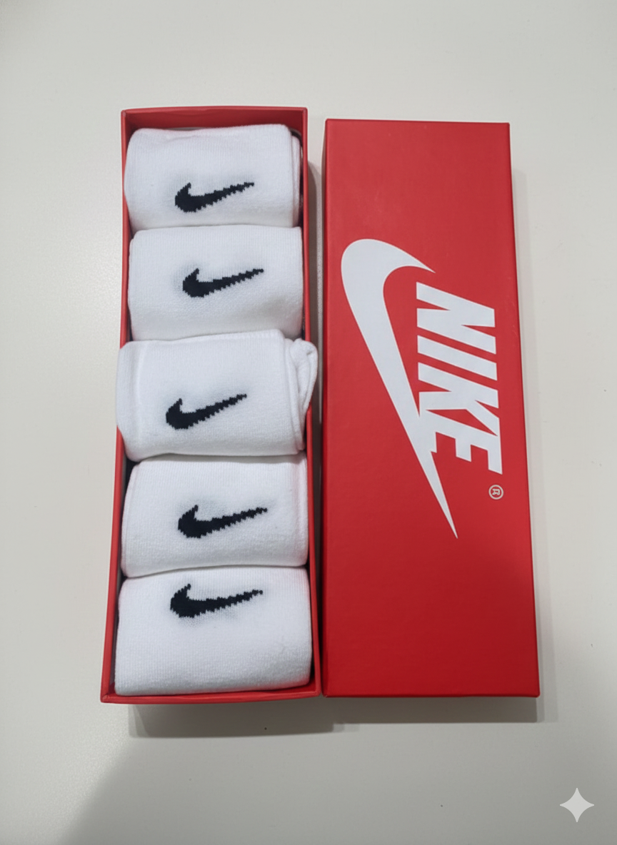 N.i.k.e Premium Socks (White)